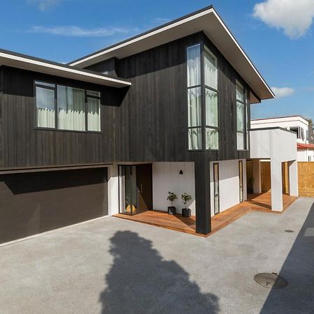 Luxury Escape In Cbd - Walking Distance To Town Villa ตาอูรังกา ภายนอก รูปภาพ