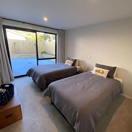 Luxury Escape In Cbd - Walking Distance To Town Villa ตาอูรังกา ภายนอก รูปภาพ