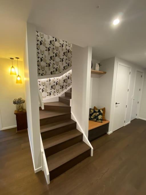 Luxury Escape In Cbd - Walking Distance To Town Villa ตาอูรังกา ภายนอก รูปภาพ