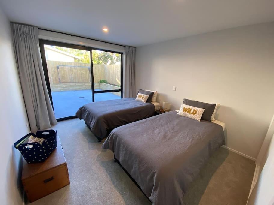 Luxury Escape In Cbd - Walking Distance To Town Villa ตาอูรังกา ภายนอก รูปภาพ